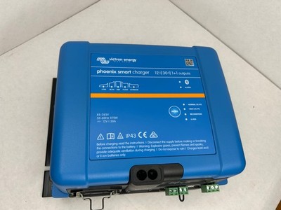 Victron Energy Smart IP43 12-Volt 30 AMP 120-240VAC, (1+1) Output *Open Box