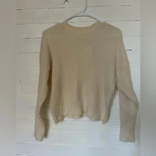 NWT Elodie ivory crewneck ribbed sweater, women’s size Small. Super cute!