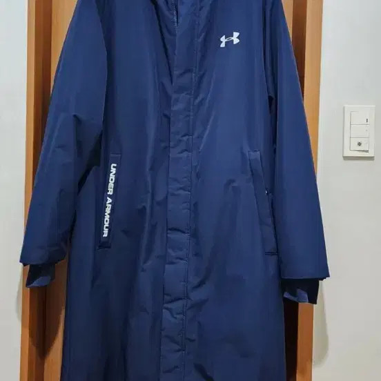 Under Armour Navy Bench Coat - XL, New Condition thumbnail 2