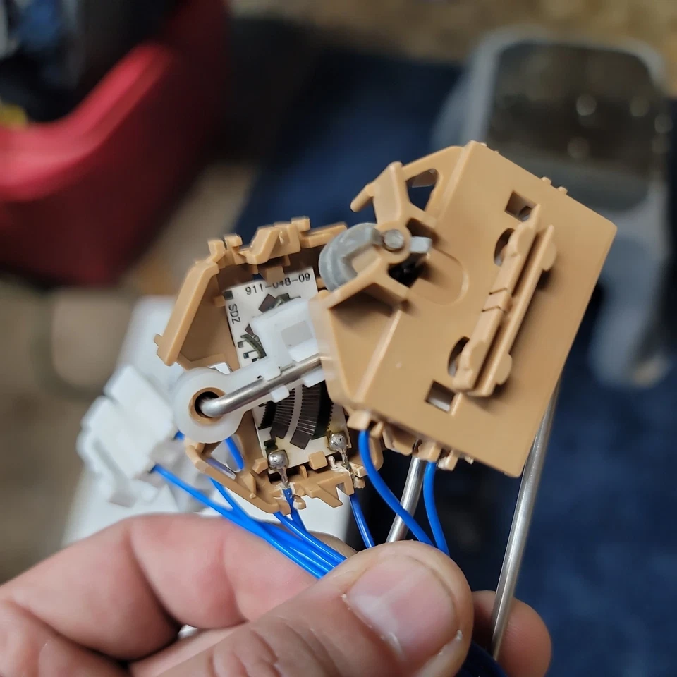 Dorman 911-048 Fuel Level Sensor / Fuel Sender For 06-09 Hyundai Santa Fe - Image 3 of 4