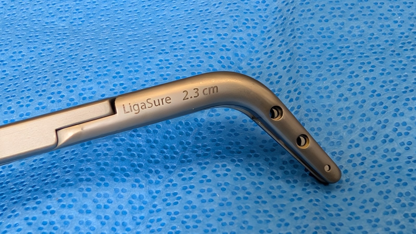 Covidien LigaSure R4D859701 Vessel Sealing Forceps, 60° 2.3cm Valleylab XTD AXS