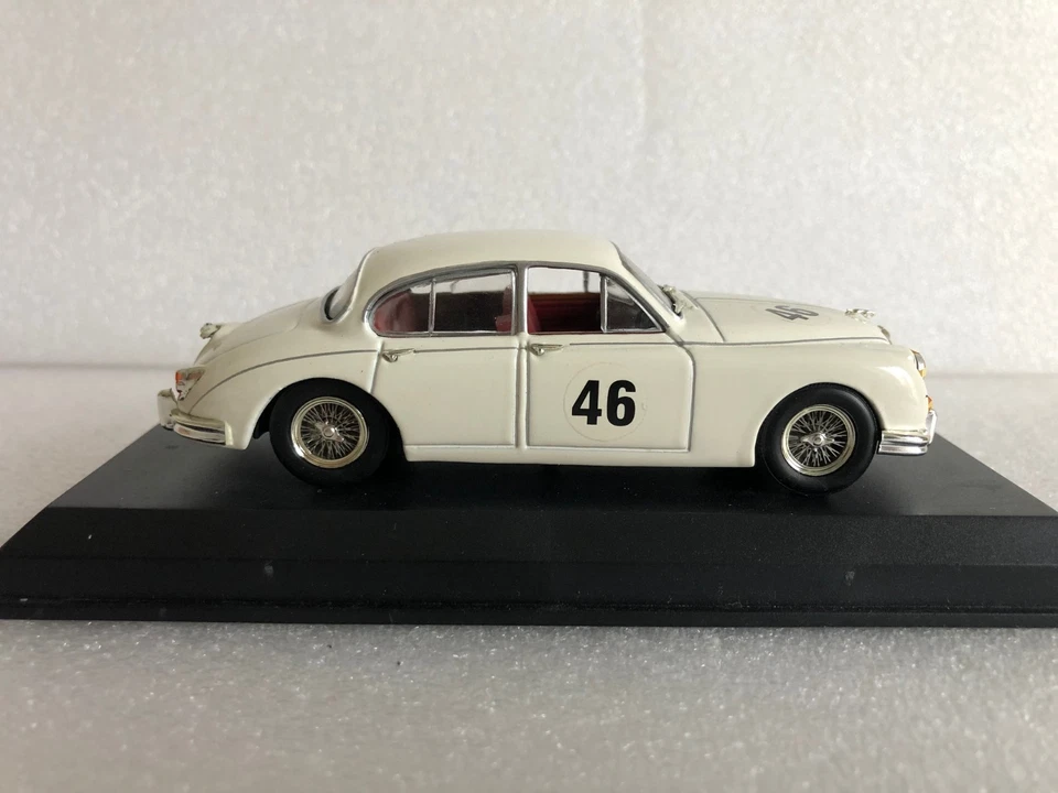 JAGUAR MKII 3.8L BSCC Silverstone 1960 Salvadori (V13) VITESSE 1/43 - Photo 4/4
