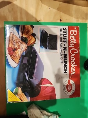 Betty Crocker Stuff-N-Munch BC-1945 Black Snack & Sandwich Maker Vintage New