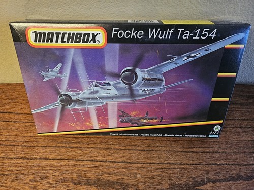 Matchbox - FOCKE WULF TA-154 - 1/72 Scale Model Kit #40200