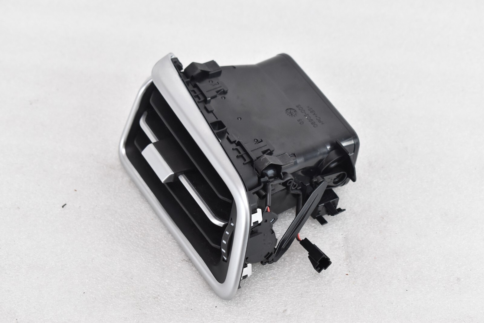 2014 - 2019 MASERATI GHIBLI FRONT LEFT DASHBOARD A/C AIR VENT GRILLE 6700190620