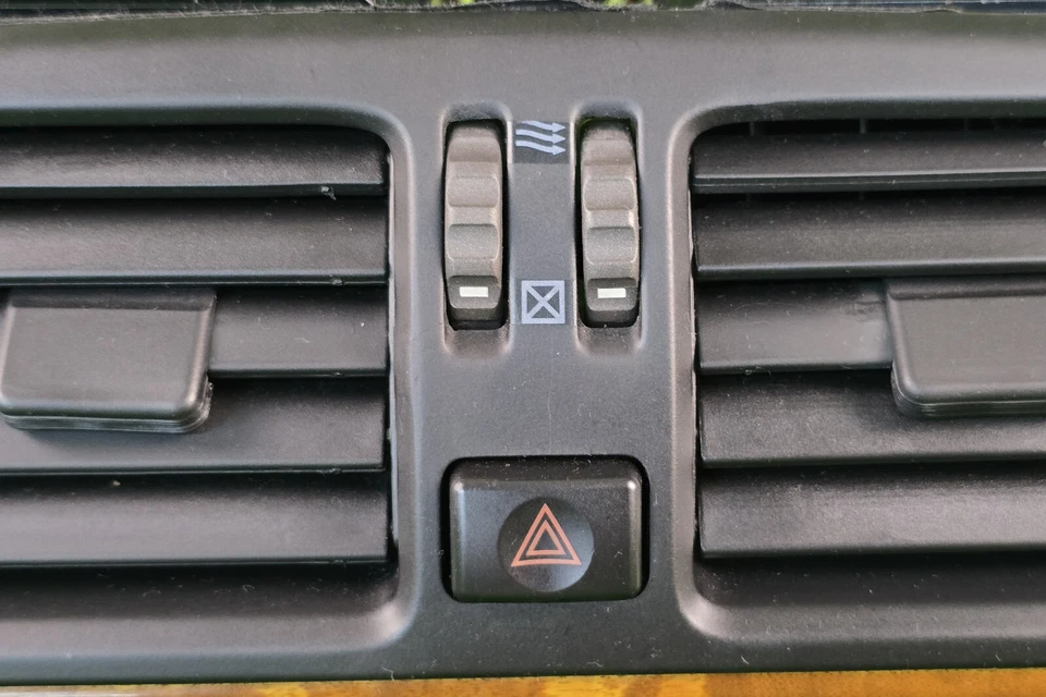 Оригинальная приборная панель Lexus LS400 1998-2000 годов выпуска с вентиляционными отверстиями переменного/теплового воздуха б/у: подходит для Toyota Celsior - Изображение 4 из 4