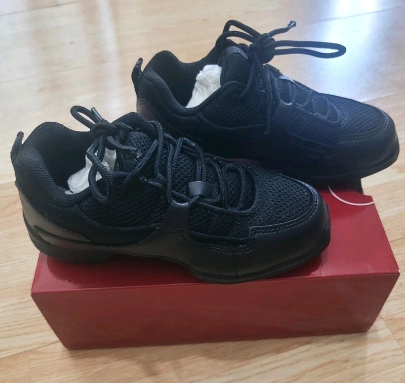Capezio Black Fierce Dansneakers Sz 1.5