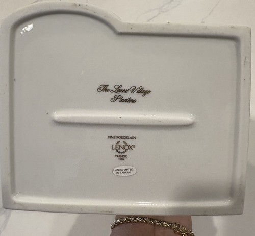 Lenox 1996 Vintage Village Planter in Yellow Porcelain - Bild 8 von 8
