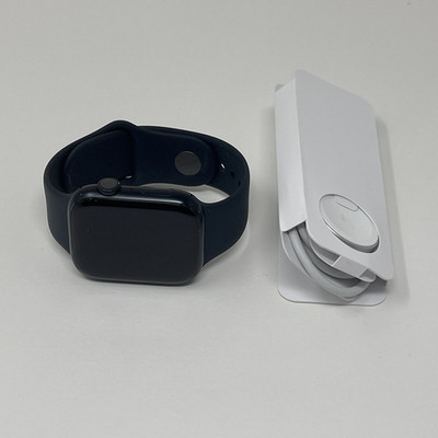 Apple Watch Series 7 45MM Nike Midnight Aluminum Midnight Sport Band GPS Used