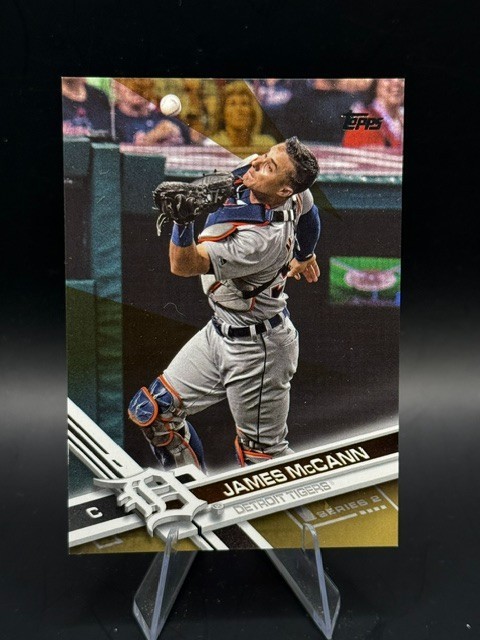 2017 Topps Series 2 James McCann #418 Gold Parallel 1735/2017 Detroit Tigers