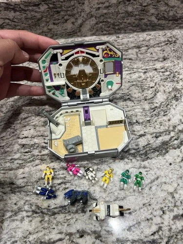Vintage Polly Pocket Might Morphin Power Rangers Pink w/figures and Extras