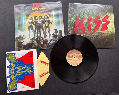 KISS Lovegun UK 1st PRESS 1977 CASABLANCA WITH CARDBOARD GUN! SECRET RED VINYL!