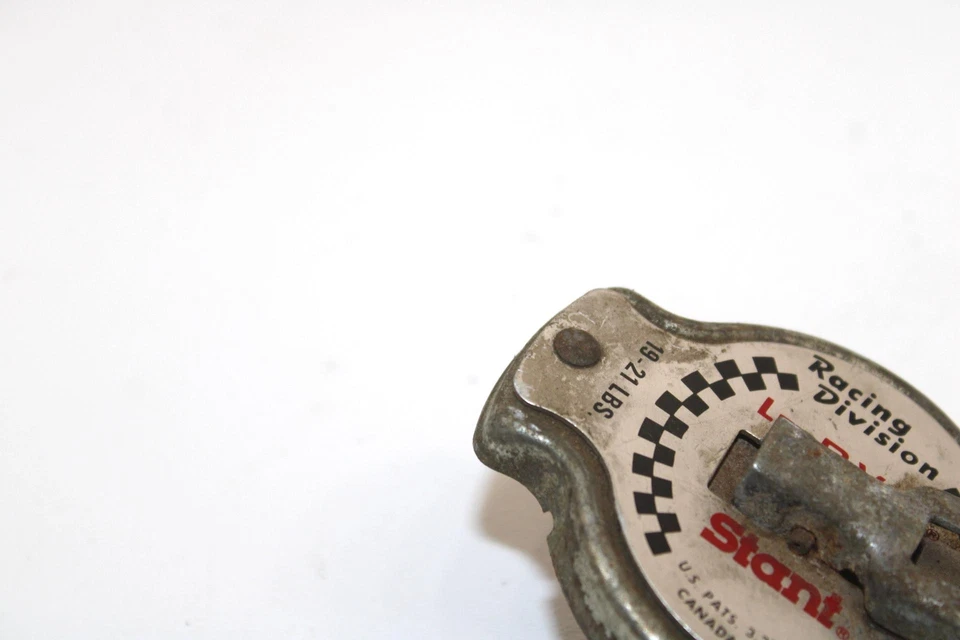 Tapa de llenado de refrigerante Polaris OEM 2511256 Q750 Foto 2 de 4