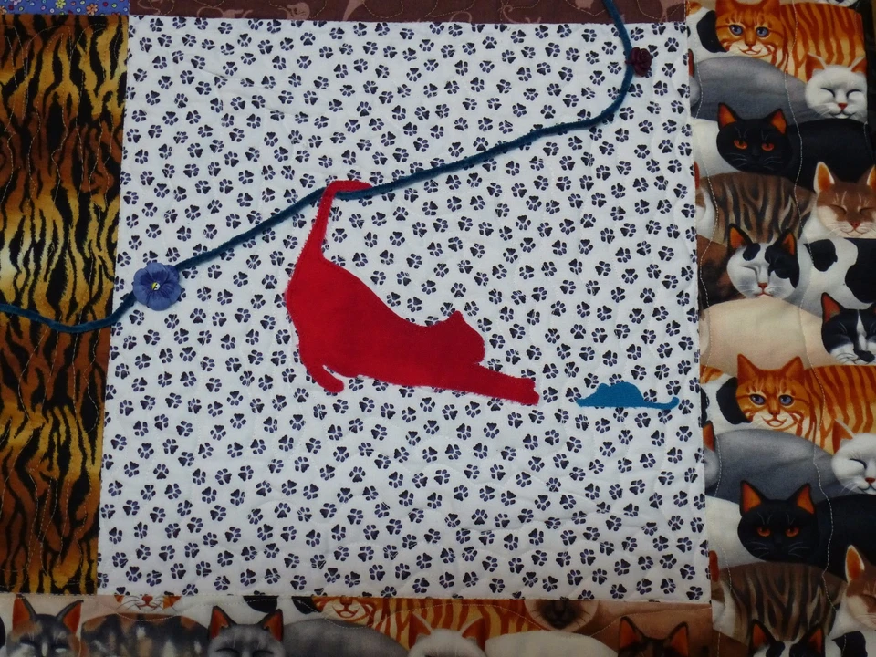 Kit acolchado para colgar en pared MEOW 44 X 44 -- Multi Foto 3 de 4