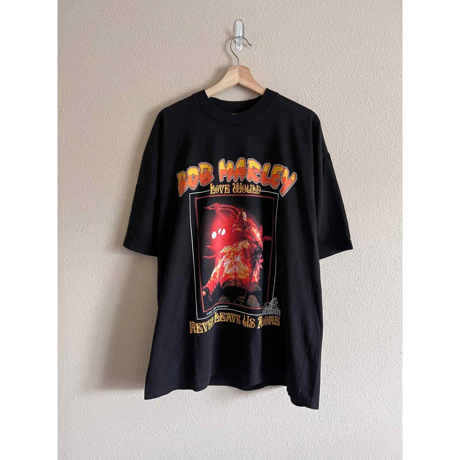 Bob Marley Love Never Leaves Us Ceramic Tee XL Black New-image