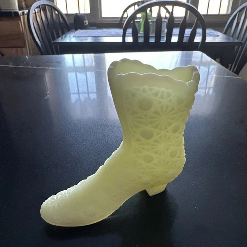 Vintage FENTON Art Glass Daisy & Button BOOT Figurine LIME Custard Satin W/Label