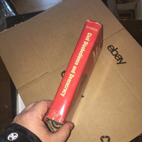 ZIVILER UNGEHORSAM UND DEMOKRATIE von Elliot M. Zashin - Hardcover DJ 1972 - Bild 2 von 10