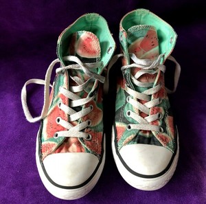 converse high tops size 2.5