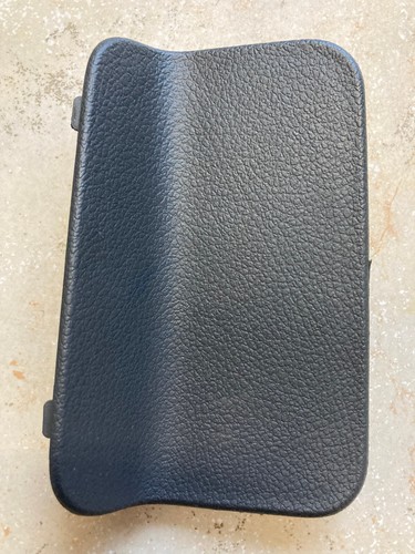 VW Golf Plus 5M Bj.05 orig. Wartungsklappe Rücklicht links 5M0867727