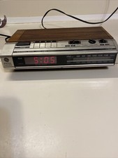 Vintage GE Model 7-4634B Electronic Digital Alarm Clock Radio General Electric
