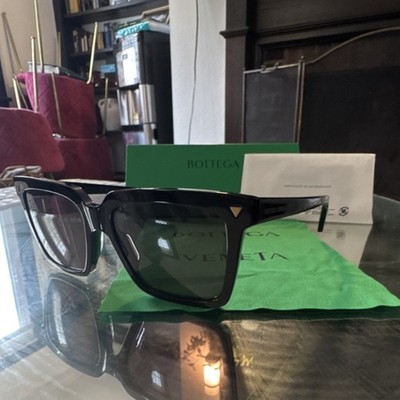 Bottega Veneta unisex Oversized Square Sunglasses Black  display picture 1
