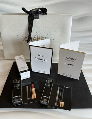 CHANEL   Miniatur Set mit  Chanel Geschenk Box
