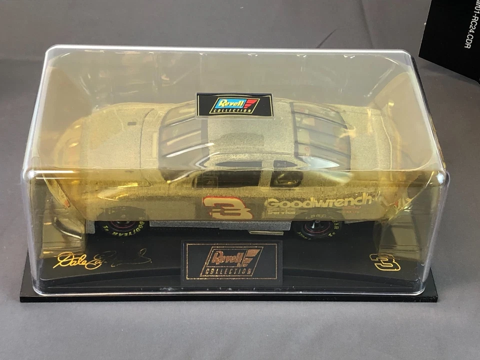 Revell 1:24 Diecast Preview 2001 Test Car DALE EARNHARDT Monte Carlo Goodwrench - Image 2 of 4
