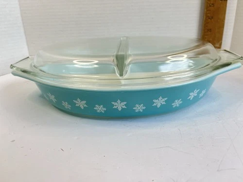 Vintage Pyrex White Snowflake on Blue 1.5 Quart Divided Casserole with Lid