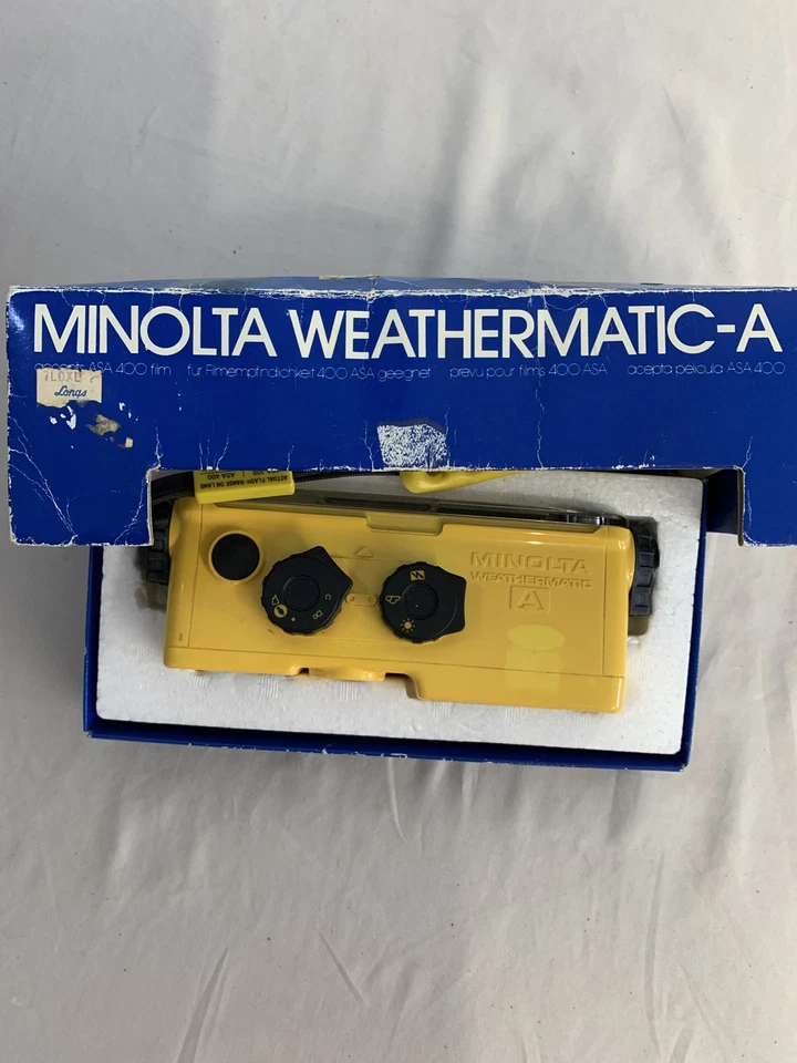 Vintage Minolta Weathermatic-A 35mm Waterproof Camera Yellow Japan Boxed Manual - Image 2 of 4
