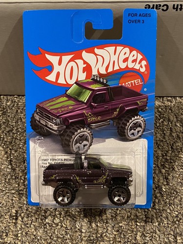 Hot Wheels 2015 Target Exclusive Retro Blue Card 1987 Toyota Pickup Purple - Picture 1 of 1