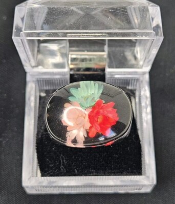 Vtg Lucite Resin Dome Bubble Black Ring /Dried Flowers BOHO Blue Red Pink Sz 4.5