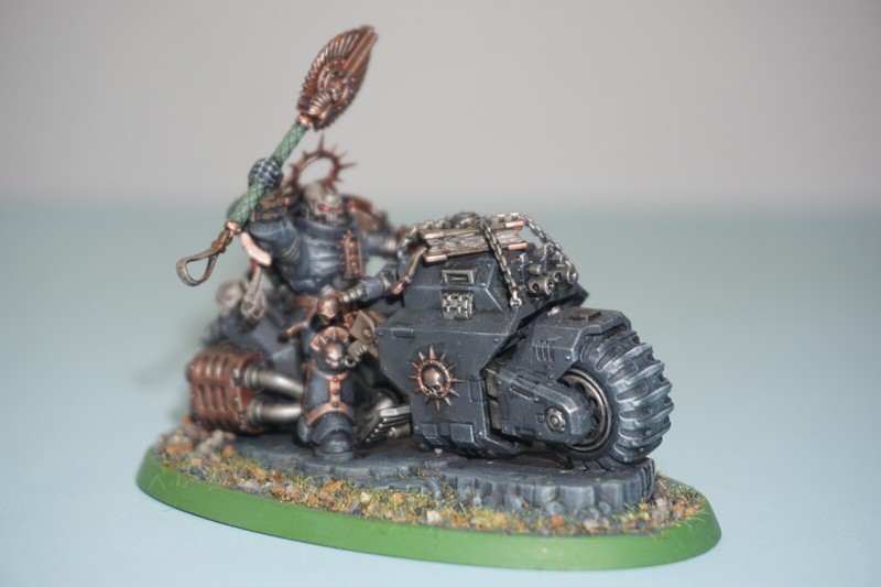 Warhammer 40k Space Marine Ultramarines Primaris Chaplain on Bike