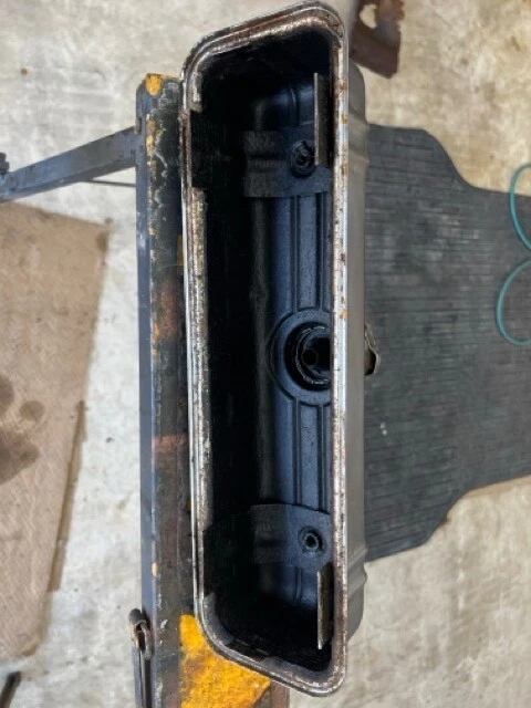 Cubierta de 16 válvulas Volvo PV 444 445 B 1946-1960 Foto 2 de 4