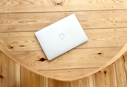 Apple MacBook Pro Retina 13" Intel Core I5 2.7 GHz 8gb RAM Boxed - NEW DISPLAY! - Picture 4 of 12
