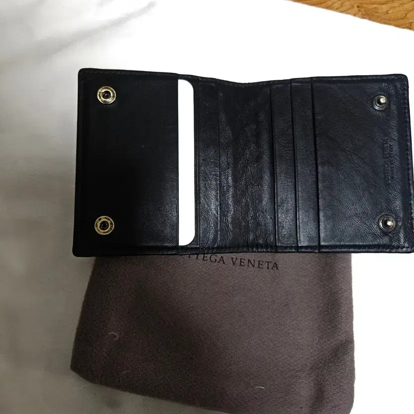 Bottega Veneta Genuine Snap Card Wallet with Dust Bag - Lightly Used thumbnail 2