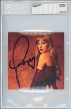 TAYLOR SWIFT SIGNED Showgirl Photograph #3 AUTO PERFECT HEART BAS Beckett COA
