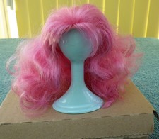 SPIN MASTER LIV DOLL WIG & STAND (LOT 9)