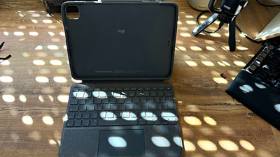 Logitech Folio Touch für iPad Pro 11  1. 4. Gen QWERTZ Tastatur Trackpad