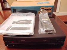 ZENITH VCR VR4155 VHS PLAYER RECORDER FOR REPAIR PARTS AS IS REMOTE MANUAL BOX
