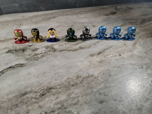 Lot de 8 figurines Iron Man 1,5 pouces Tony Stark Micro Muggs Marvel Hasbro 2012 - Photo 1/4
