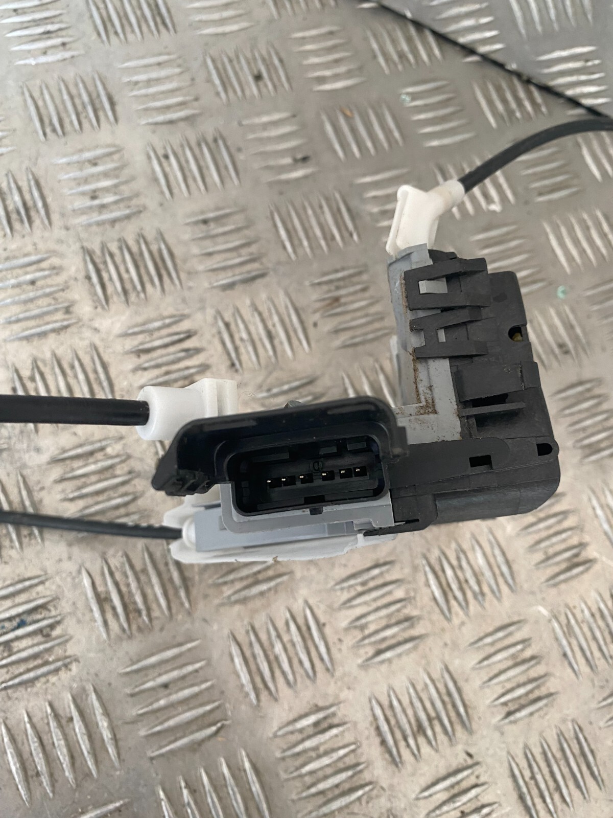 Serrure Arrière Gauche Pour Peugeot 308 Phase 1 – Réf 9800617380, Occasion, Garantie 12 Mois