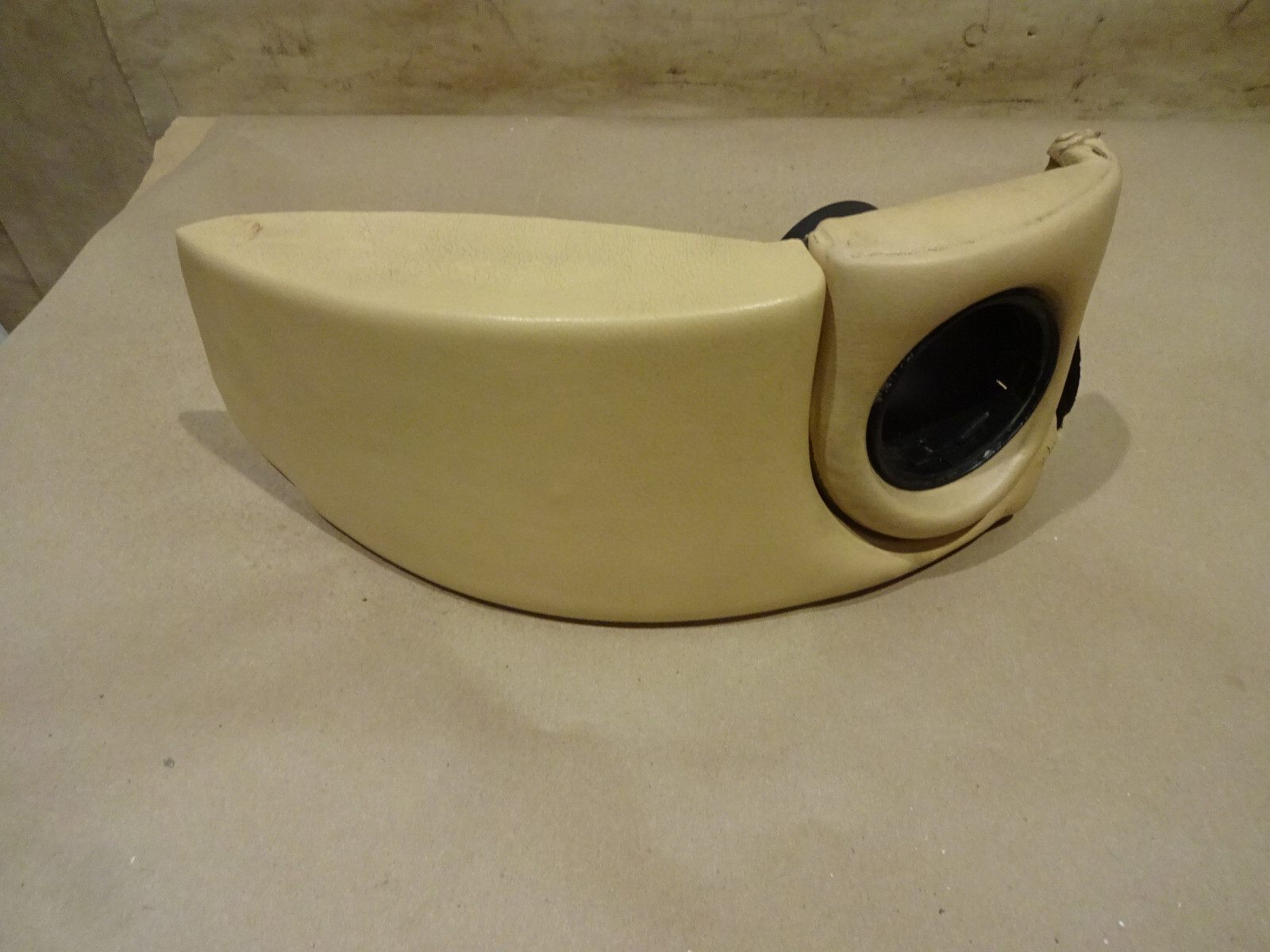 Maserati 4200 - RH Dash Lateral Insert-Beige - P/N 66774500