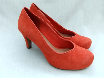 clarks chorus voice orange