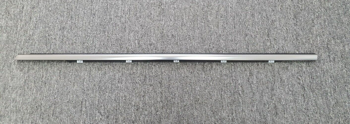 OEM 82210-S8000 W/STRIP ASSY-FR DR BELT O/S LH for Hyundai