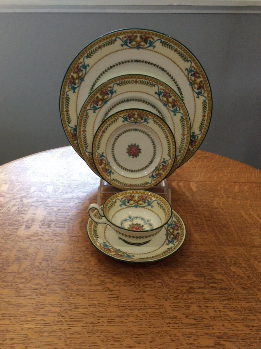 Wedgwood Kynance bone china SET of 8 FIVE-piece place Wedgwood Kynance bone china SET of 8 FIVE-piece place