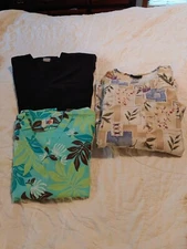 Women's Scrub Top Lot Of Three Different Brands Size Medium Pre-owned