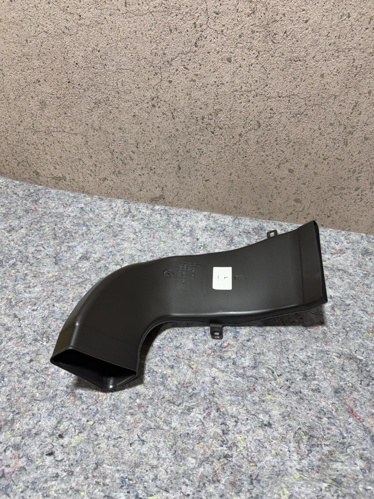 Bentley Continental GT 2011 Left Lower Air duct P/N 3D0819805