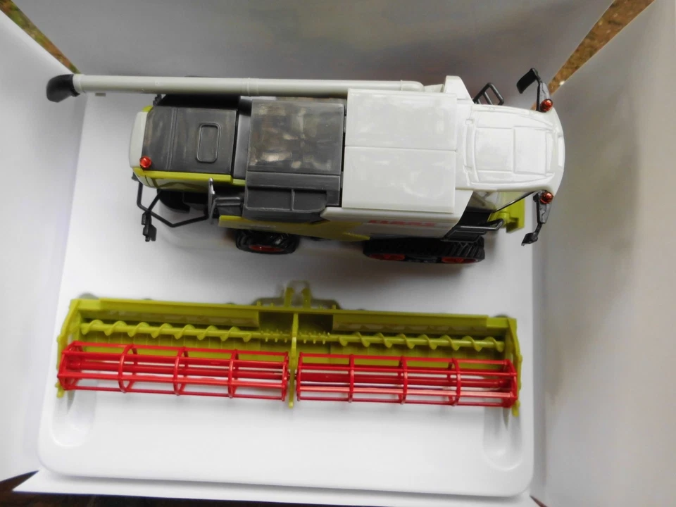 Wiking Mähdrescher Claas Trion 750 Terra Trac Limitierte Auflage- H0 1/87 Modell - Bild 3 von 4