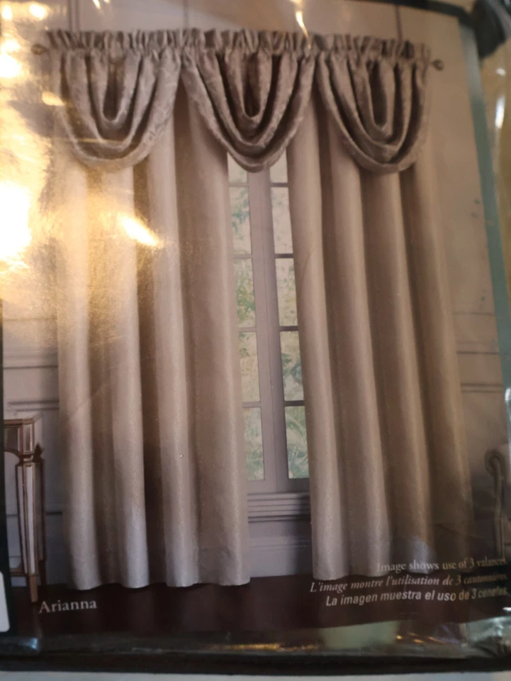 Nuevo con etiquetas Waterford ARIANNA Paneles Cortina Dos Cortinas 50" X 84" CHAMPAGNE Nuevo Foto 4 de 4