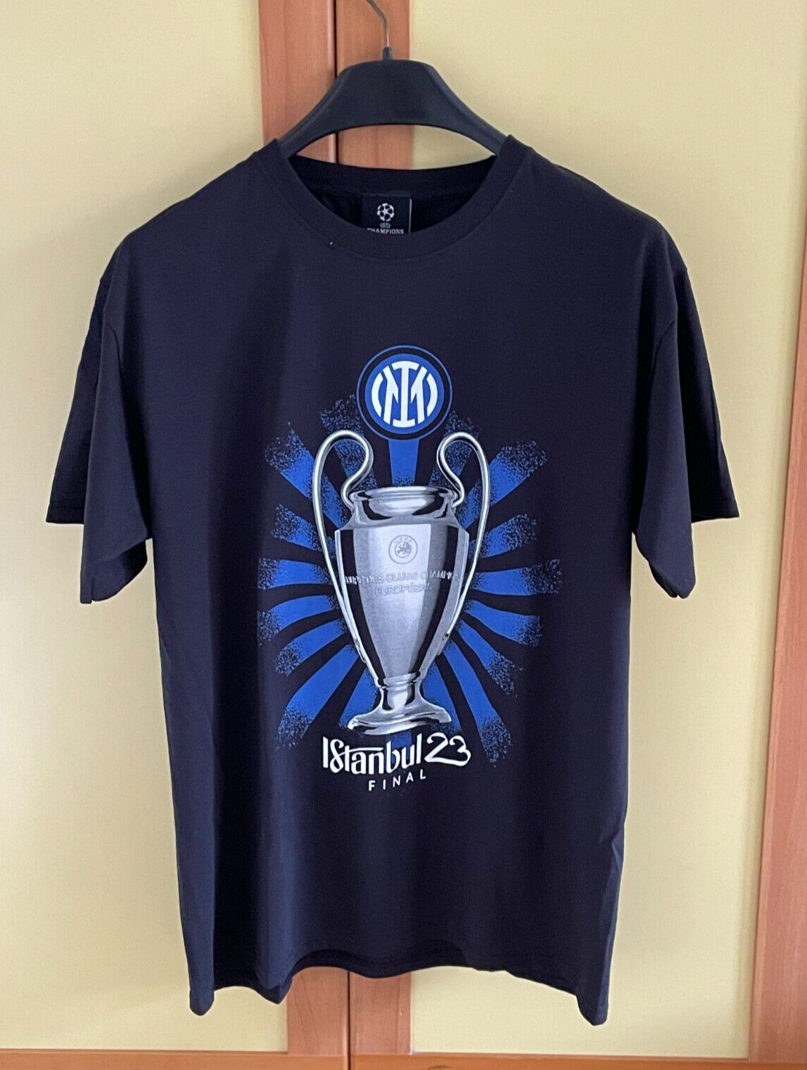 Foto 1 di 3